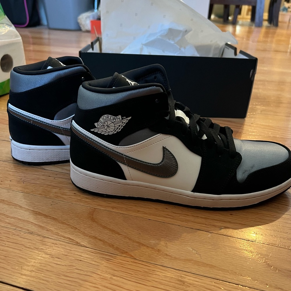 2020 Air Jordan Mid SE 'Satin Smoke Grey'